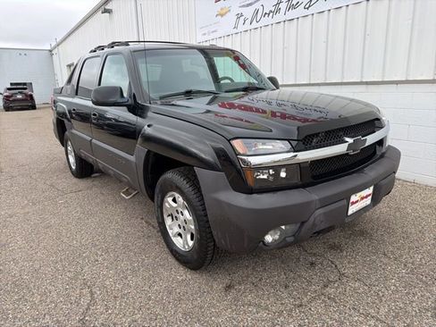 Used 2003 Chevrolet Avalanche 4x4 w/ Suspension Package, Off-Road image 4