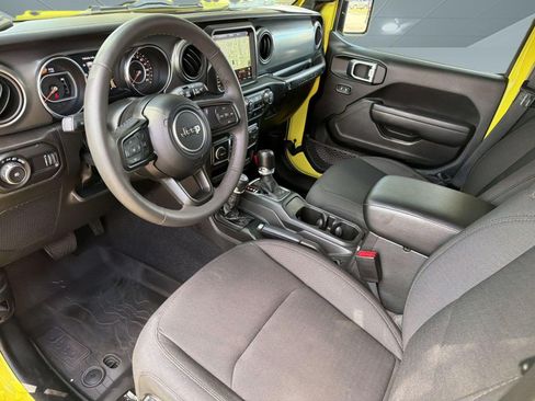 Used 2023 Jeep Wrangler Unlimited Sport AWD/4WD image 4