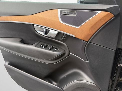 Used 2022 Volvo XC90 T6 Momentum w/ Climate Package image 28