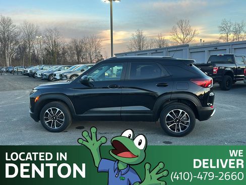 Used 2024 Chevrolet TrailBlazer LT w/ Driver Confidence Package image 8