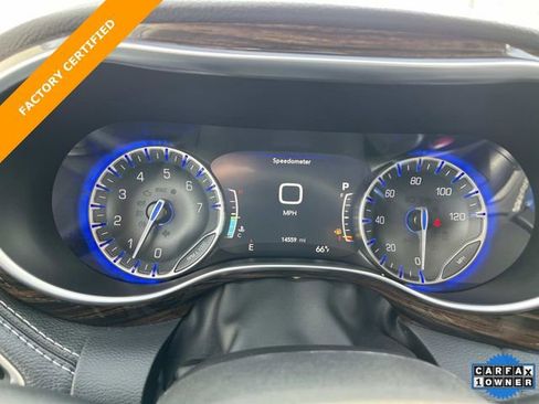 Certified 2024 Chrysler Pacifica Limited image 43
