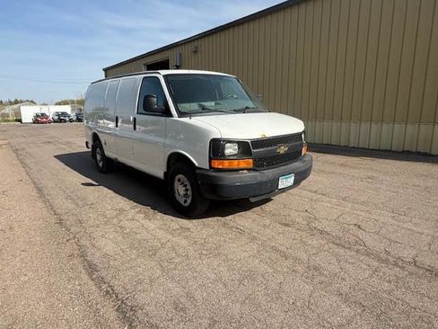 Used 2013 Chevrolet Express 3500 image 2