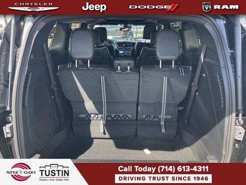 New 2026 Chrysler Pacifica Limited w/ Uconnect Theater Family Group FWD image 27