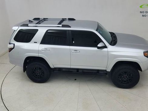 Used 2022 Toyota 4Runner SR5 AWD/4WD image 75