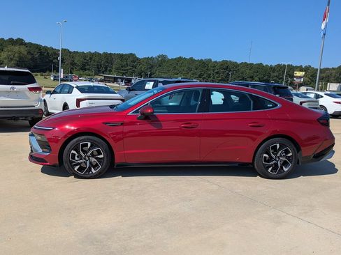 Used 2025 Hyundai Sonata SEL FWD image 2