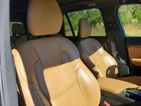 Used 2016 Volvo XC90 T6 image 27