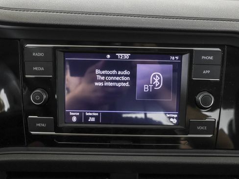 Used 2024 Volkswagen Jetta SE w/ Panoramic Sunroof Package FWD image 29