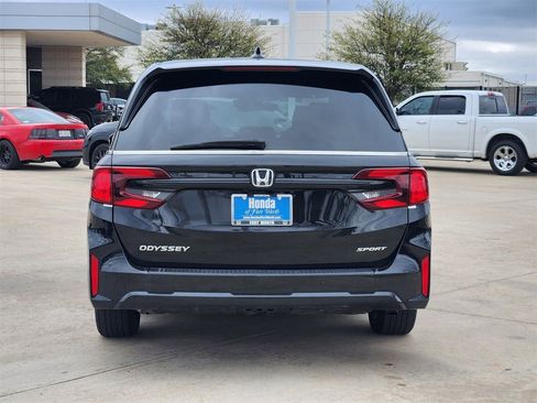 Used 2025 Honda Odyssey Sport-L image 6