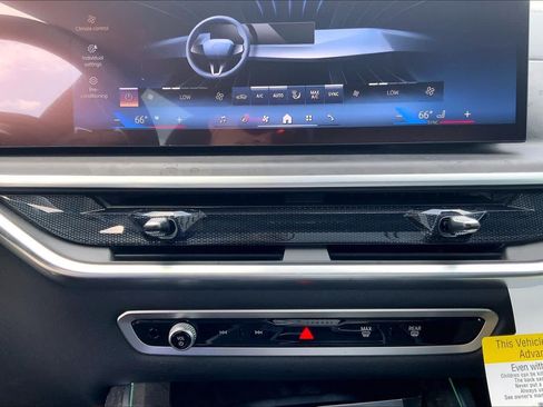 Used 2026 BMW X7 xDrive40i w/ M Sport Package AWD/4WD image 33