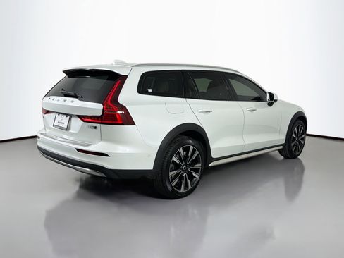 New 2026 Volvo V60 B5 Cross Country Ultra w/ Protection Package Premier AWD/4WD image 5