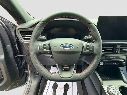 Used 2023 Ford Escape ST-Line Elite w/ Premium Technology Package AWD/4WD image 9