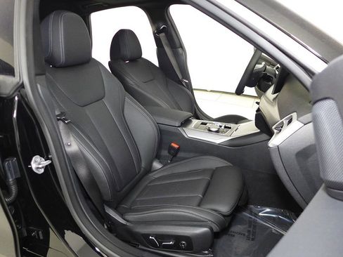 Used 2025 BMW i4 eDrive40 image 19