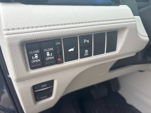 Certified 2026 Honda Odyssey Touring image 15