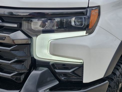 Used 2024 Chevrolet Silverado 1500 ZR2 w/ Technology Package image 10