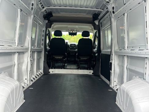 Used 2025 RAM ProMaster 2500 w/ Convenience Group FWD image 22