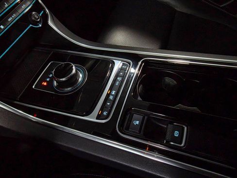 Used 2017 Jaguar XF R-Sport image 26