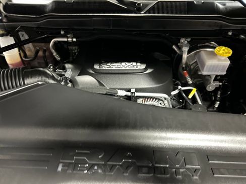 Used 2024 RAM 2500 Big Horn w/ Sport Appearance Package image 25