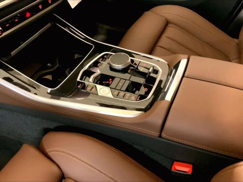 New 2026 BMW X5 xDrive50e w/ M Sport Package image 7