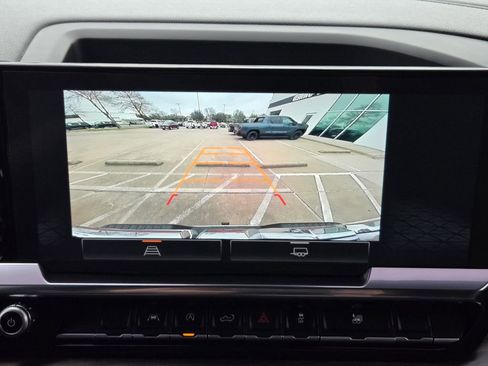 Used 2024 GMC Sierra 1500 SLT image 15