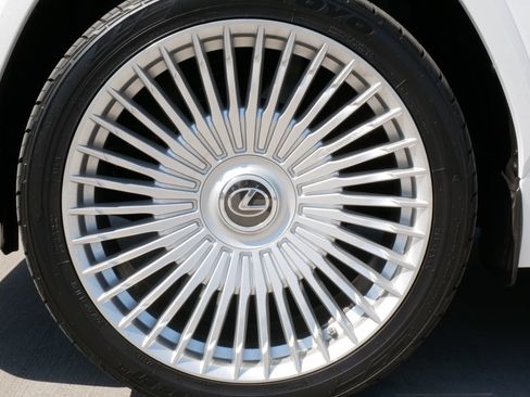 New 2025 Lexus LX 700h F Sport image 15