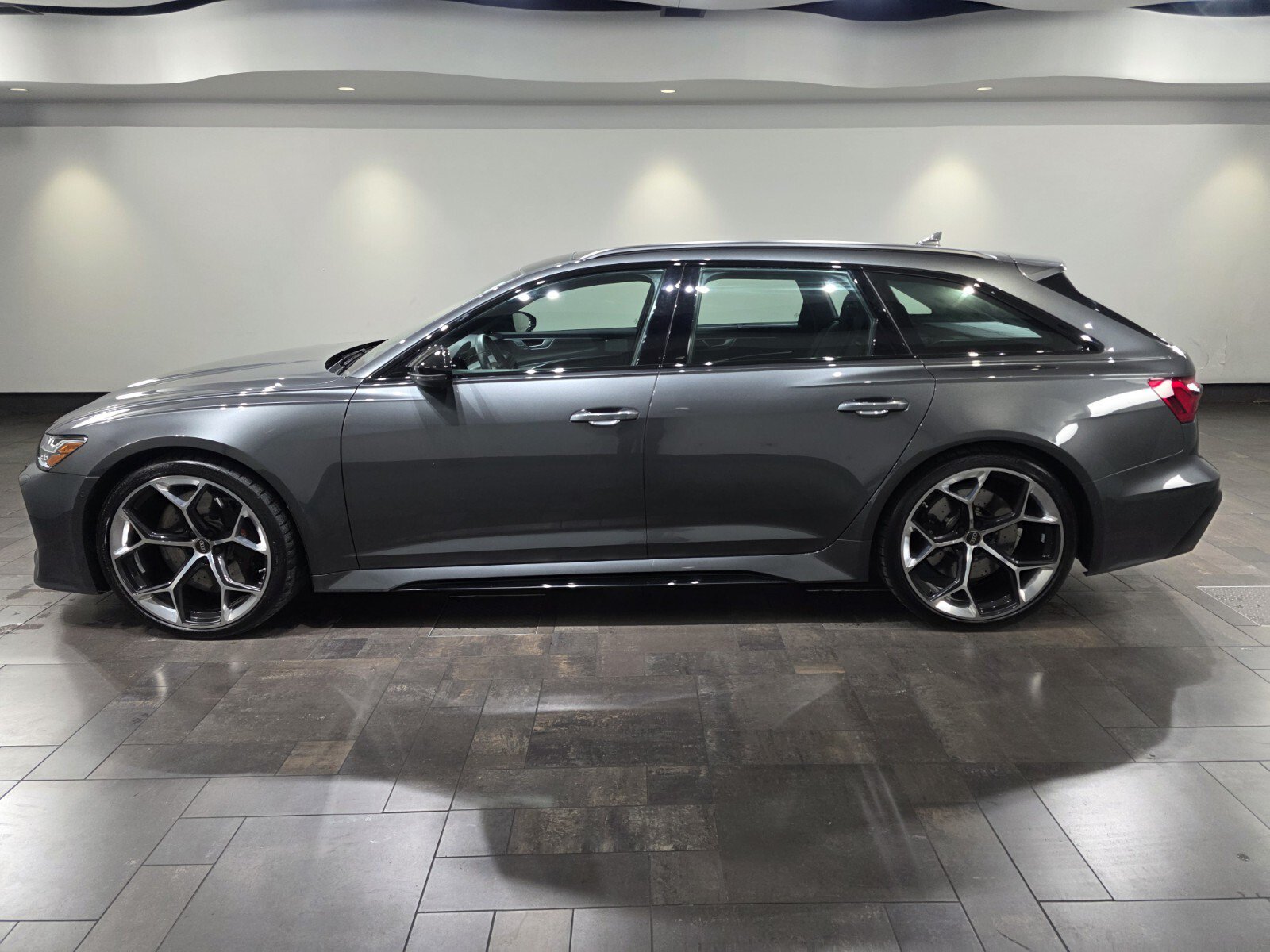 Used 2024 Audi RS 6 performance AWD/4WD image 3