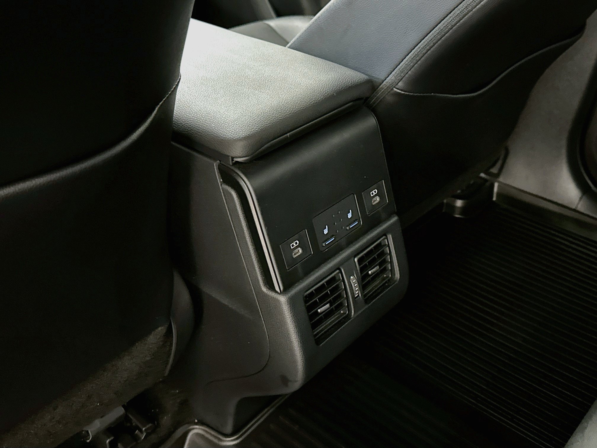 Used 2023 Subaru Solterra AWD image 29