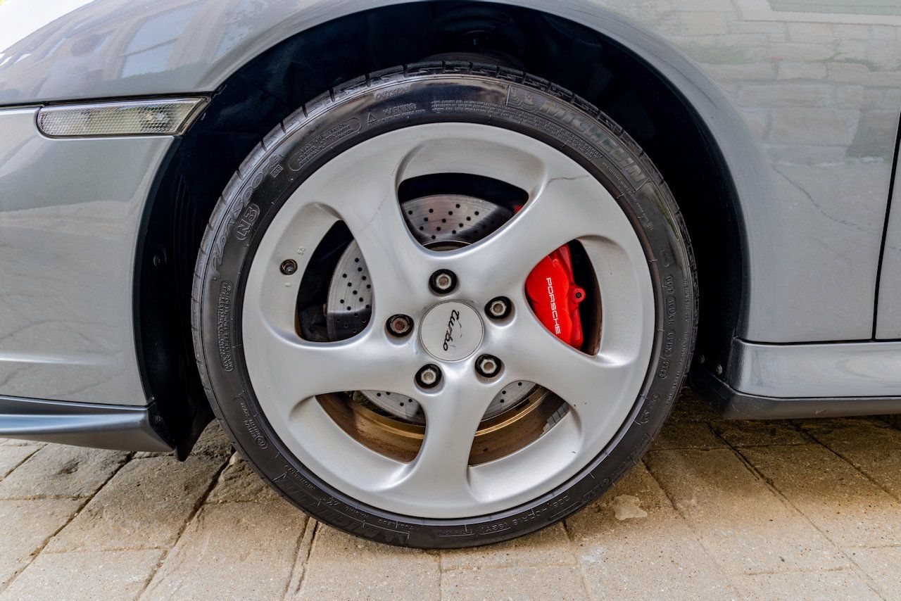 Used 2001 Porsche 911 Turbo AWD/4WD image 30