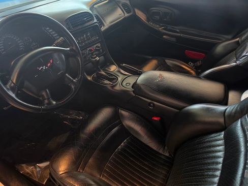 Used 2000 Chevrolet Corvette Convertible RWD image 11