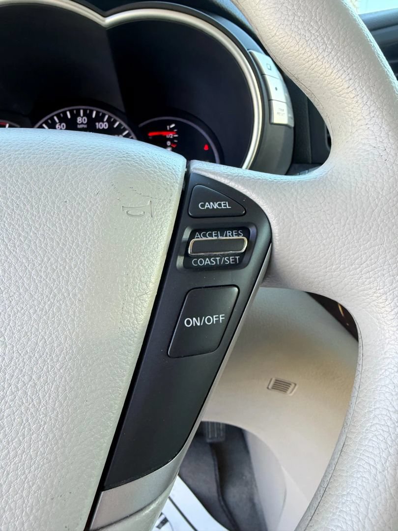 Used 2013 Nissan Quest S FWD image 19