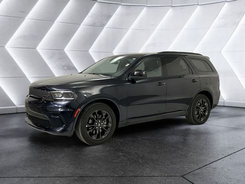 Used 2024 Dodge Durango SXT w/ SXT Blacktop Group RWD image 3