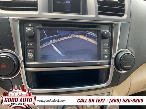 Used 2013 Toyota Highlander Plus AWD/4WD image 15
