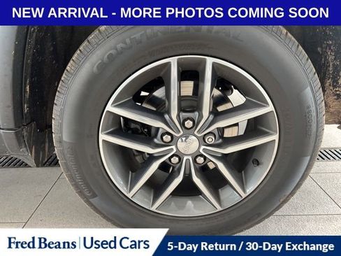 Used 2017 Jeep Grand Cherokee Limited image 14