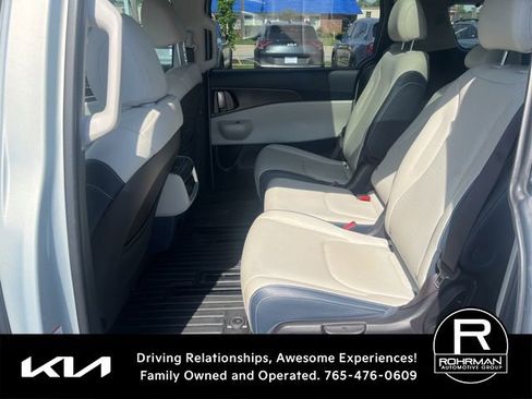 Used 2025 Kia Carnival SX Prestige FWD image 9