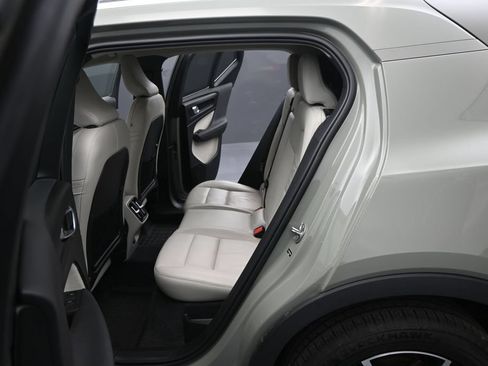 Used 2023 Volvo XC40 B5 Plus AWD/4WD image 26