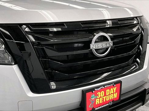 New 2025 Nissan Pathfinder SV w/ Black Appearance Package image 14