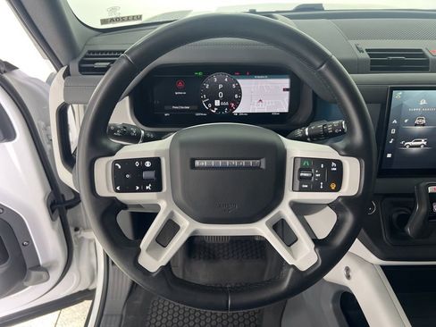Used 2025 Land Rover Defender 110 X-Dynamic SE AWD/4WD image 10