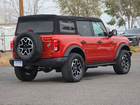 Used 2022 Ford Bronco Black Diamond image 2