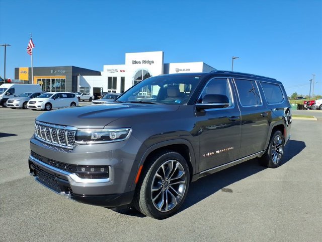 Used 2023 Jeep Grand Wagoneer L Series III w/ Rear Seat Video Group 1 AWD/4WD image 11