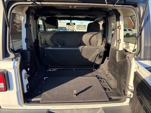 Used 2021 Jeep Wrangler Sport S image 20