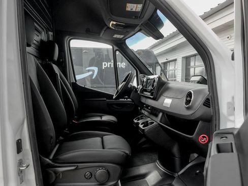 New 2026 Mercedes-Benz Sprinter 2500 image 18