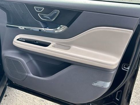 Used 2022 Lincoln Corsair FWD image 10