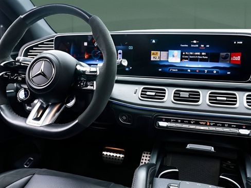 Used 2024 Mercedes-Benz GLE 53 AMG 4MATIC Coupe w/ Driver Assistance Package image 27