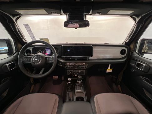 New 2025 Jeep Gladiator Sport AWD/4WD image 9