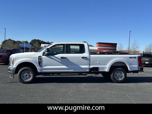 New 2026 Ford F250 XL w/ XL Chrome Package image 4