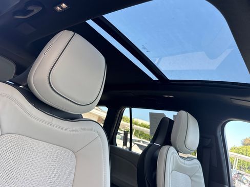 New 2025 Lincoln Aviator Black Label image 16