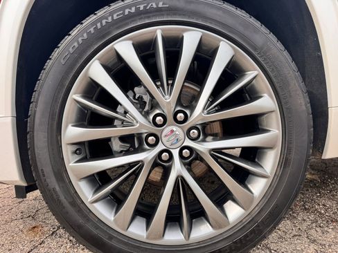 Used 2025 Buick Enclave Avenir w/ Super Cruise Package AWD/4WD image 31