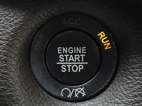 Used 2018 Jeep Cherokee Overland w/ Heavy Duty Protection Group image 30