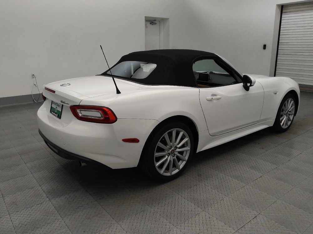 Used 2017 FIAT 124 Spider Lusso RWD image 9