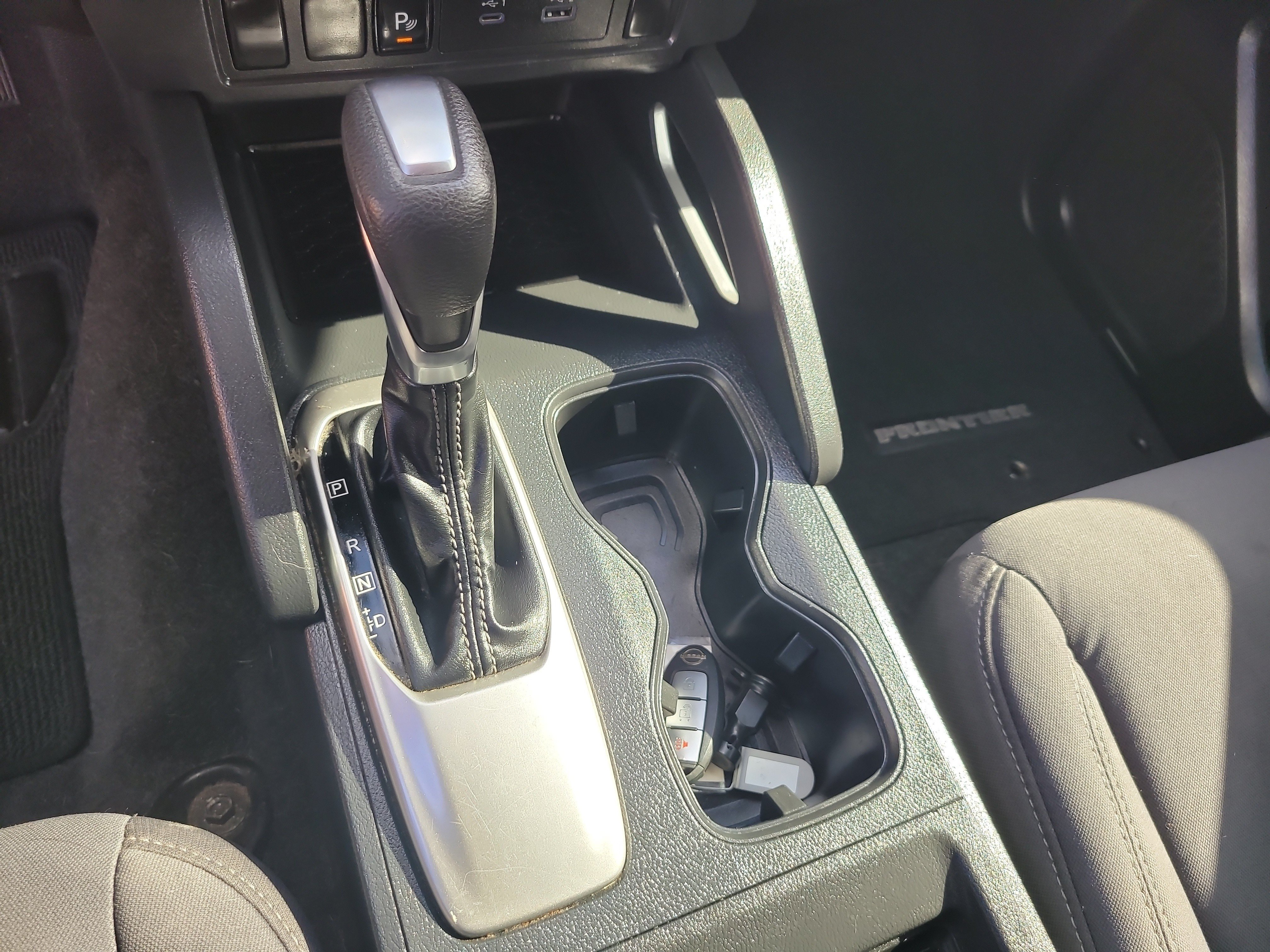 Used 2022 Nissan Frontier SV w/ Technology Package RWD image 22