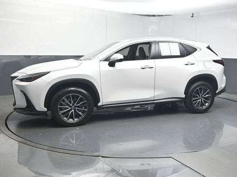 Used 2024 Lexus NX 250 FWD w/ Towing Package (2000 Lbs) image 4